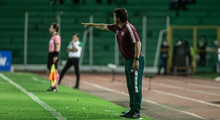 You are currently viewing Após goleada histórica, Diniz lamenta eliminação do Fluminense, mas elogia postura do elenco: ‘Jogo brilhante’