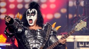 Read more about the article Gene Simmons (KISS) aponta o culpado por “popularizar” racismo nos EUA