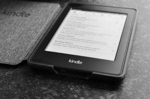 Read more about the article Kindle antigo não suportará compras de novos e-books; veja alternativas