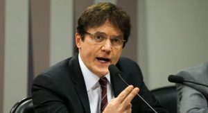 Read more about the article Ministério Público Eleitoral processa ex-governador do RN por propaganda antecipada