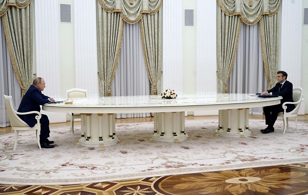 You are currently viewing Imponência ou exagero? Conheça as mesas gigantes de Vladimir Putin
