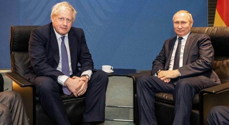 You are currently viewing Rússia convoca embaixadora britânica após declarações de Johnson sobre Putin