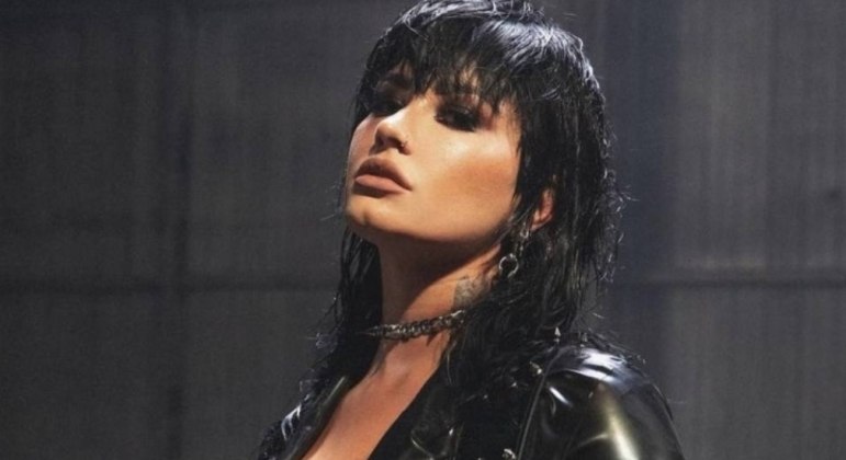 You are currently viewing Demi Lovato anuncia novo single, “SUBSTANCE”. Ouça a prévia!