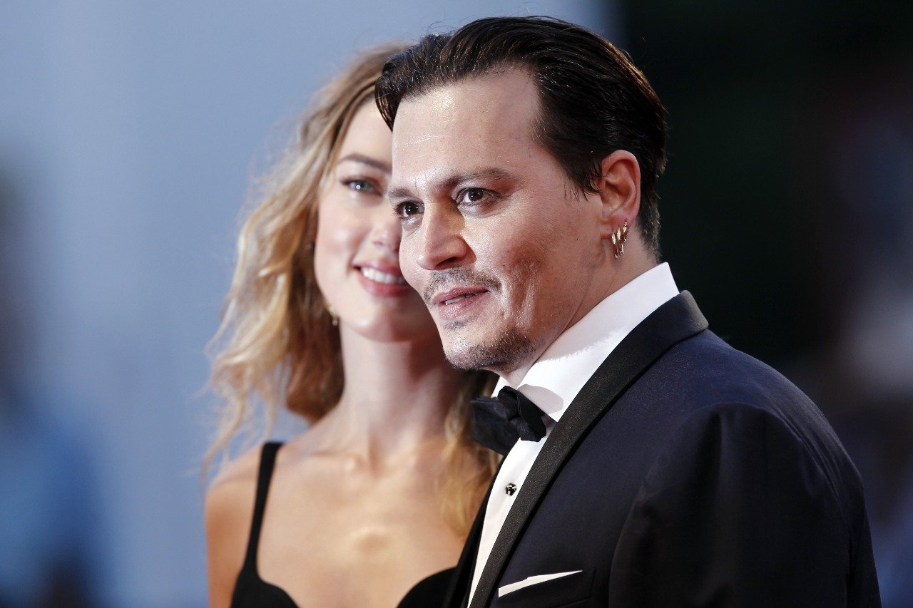 You are currently viewing Johnny Depp ganha ação contra Amber Heard por difamação