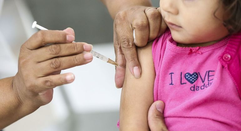 You are currently viewing Segunda etapa da vacinação contra influenza e sarampo vai até sexta