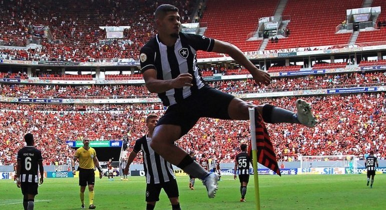 You are currently viewing Negociação caminha, e Botafogo irá adquirir mais 30% dos direitos econômicos de Erison