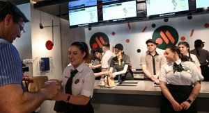 Read more about the article Fim de uma era: McDonald’s muda de nome na Rússia e agora se chama “Delicioso. Ponto Final”