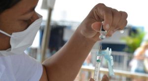 Read more about the article Ministério da Saúde deve permitir 4ª dose de vacina contra Covid para quem tem mais de 40 anos