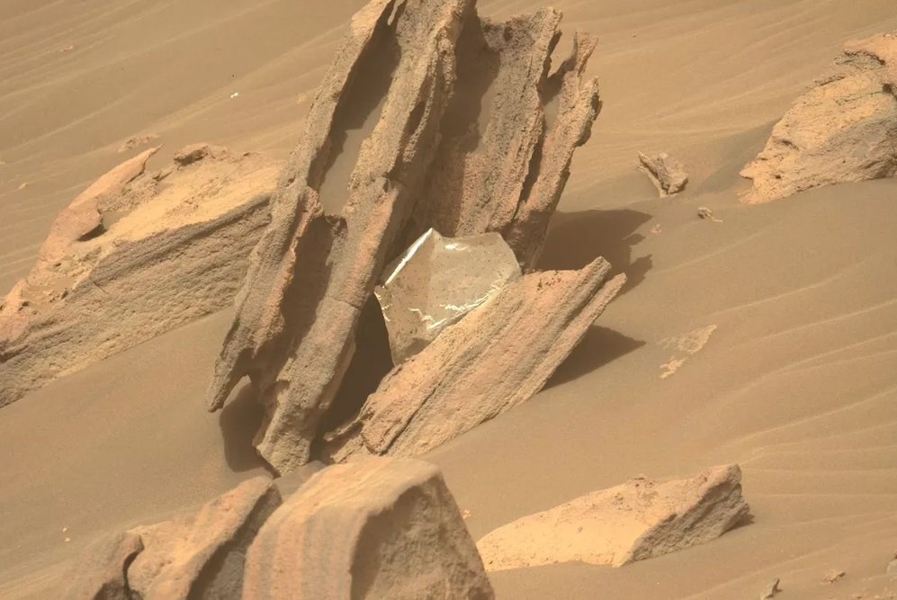 You are currently viewing Robô da Nasa descobre ‘algo inesperado’ em Marte