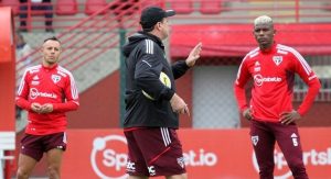 Read more about the article Desfalcado, São Paulo faz último treino antes de encarar o Palmeiras