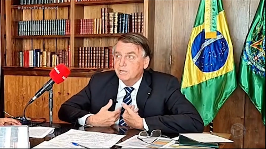 You are currently viewing Jair Bolsonaro diz que prisão do ex-ministro Milton Ribeiro “é sinal de que PF está agindo”