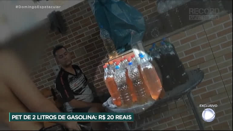 You are currently viewing Exclusivo: Domingo Espetacular flagra comércio ilegal de gasolina no Complexo da Maré (RJ)