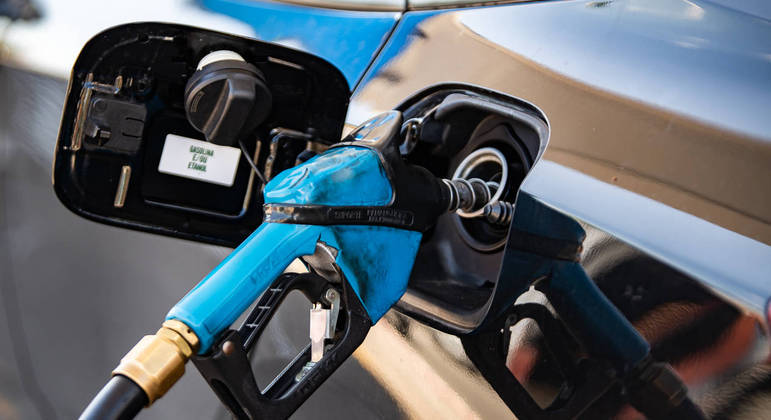 You are currently viewing Preço médio do diesel supera o da gasolina, indica pesquisa da ANP