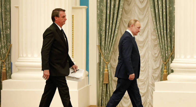 You are currently viewing Bolsonaro conversa com Putin sobre produtos agrícolas e fertilizantes
