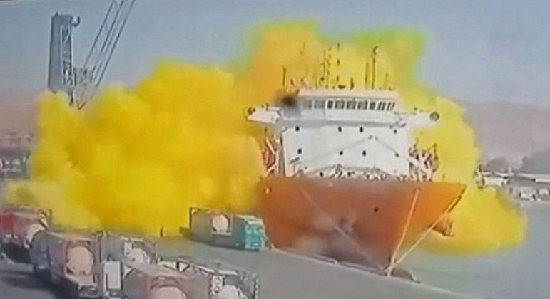 You are currently viewing Vídeo: acidente com gás em porto deixa 12 mortos e 260 feridos na Jordânia