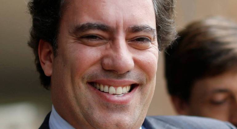 You are currently viewing Exonerado, ex-presidente da Caixa manterá salário de R$ 56 mil por 6 meses
