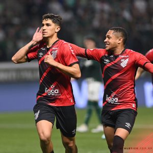 Read more about the article Felipão enaltece trabalho de Abel no Palmeiras e vibra: “Ganhamos de um time espetacular”
