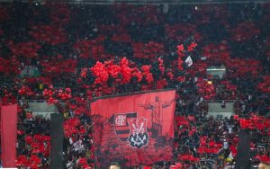 Read more about the article Flamengo prepara fumaça, mosaico e até fogos contra o Atlético-MG, pela Copa do Brasil