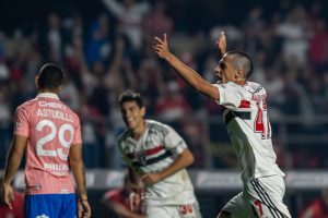 Read more about the article Goleada e classificação: confira os bastidores de São Paulo 4×1 Universidad Católica