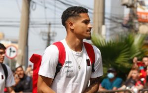 Read more about the article Renovação de João Gomes com o Flamengo ‘trava’ após recusa salarial