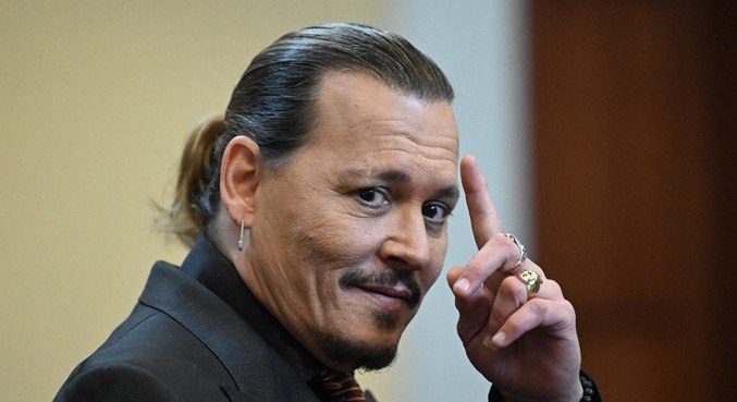 You are currently viewing Johnny Depp vai lançar música sobre processo contra Amber Heard