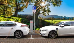 Read more about the article Autonomia de veículos elétricos pode ser compensada através de baterias menores
