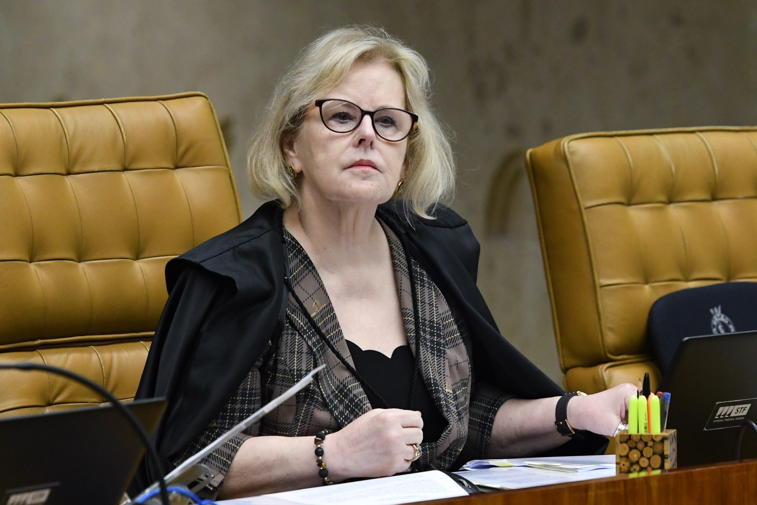 You are currently viewing Rosa Weber envia à PGR notícia-crime contra senadores