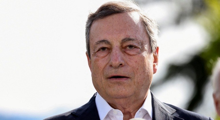 You are currently viewing Presidente da Itália rejeita renúncia do premiê Mario Draghi