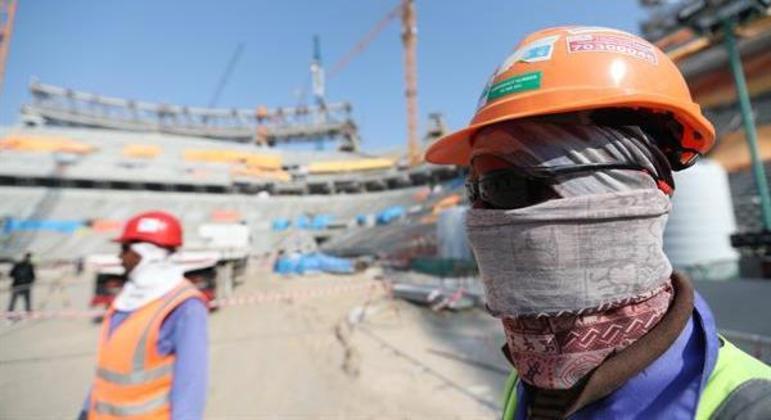 You are currently viewing Copa no Catar: ONGs e embaixadas denunciam mortes suspeitas e exploração de trabalhadores