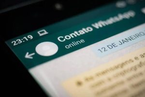 Read more about the article WhatsApp permite esconder status online em nova versão beta