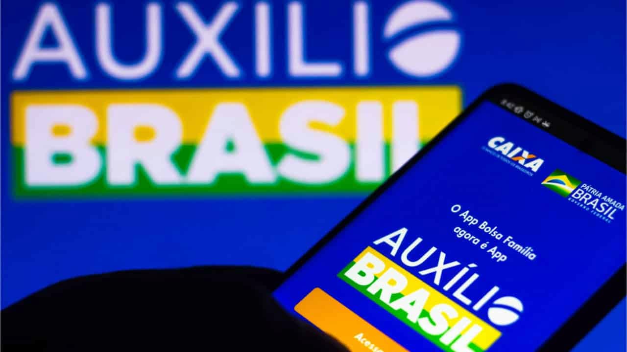 You are currently viewing Por que o Auxílio Brasil vai pagar só R$ 400 em julho?