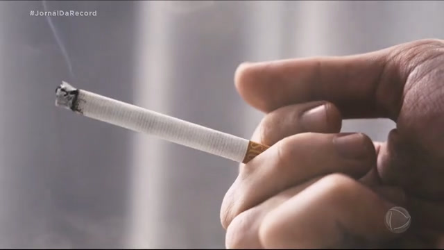 You are currently viewing Fumaça Perigosa : uso do cigarro prejudica saúde de quem fuma e também de quem convive com fumantes