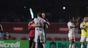 Read more about the article ‘Ele pode jogar mais do que mostrou até agora’, diz Rogério Ceni sobre Thiago Couto no São Paulo