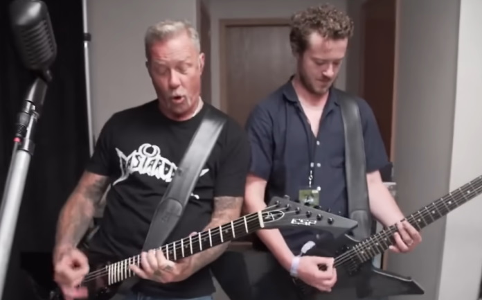 You are currently viewing Aconteceu: Metallica e Joe Quinn (Stranger Things) se juntam para tocar “Master Of Puppets”  – assista