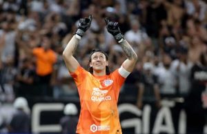 Read more about the article Cássio é o 11º goleiro com mais jogos por 1 clube no país; veja lista