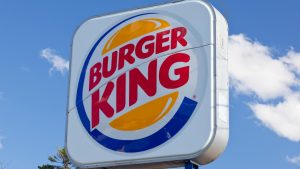 Read more about the article Funcionário do Burger King é indenizado por receber lanche incompleto como punição