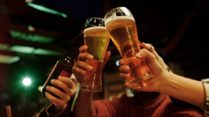 Read more about the article Até o consumo moderado de álcool afeta a cognição, aponta estudo