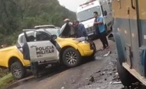 Read more about the article Policial militar fica ferido em acidente com carro forte na PR-487, em Cândido de Abreu