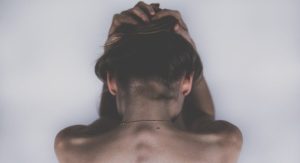 Read more about the article Depressão e solidão prolongam os sintomas de Covid, diz estudo