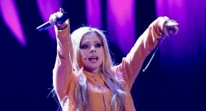 Read more about the article Avril Lavigne canta pela primeira vez “Avalanche” ao vivo em turnê no Brasil. Veja!