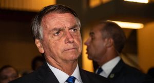 Read more about the article No Nordeste, Bolsonaro monta em touro e afirma ser ‘cabra da peste’