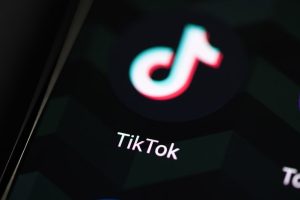 Read more about the article Reino Unido acusa TikTok de violar a privacidade de crianças