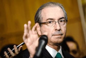 Read more about the article Eduardo Cunha sai derrotado de disputa pela Câmara