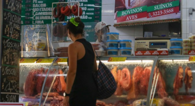 You are currently viewing Picanha e alcatra ficam mais baratas e contribuem para inflação negativa das carnes em setembro