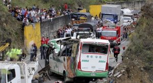 Read more about the article Acidente de ônibus deixa pelo menos 20 mortos no sudoeste da Colômbia
