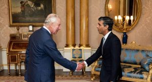 Read more about the article Dobro da grana: Primeiro-ministro do Reino Unido tem fortuna maior do que a do rei Charles 3°