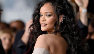 Read more about the article Rihanna lança clipe de “Lift Me Up” com cenas inéditas de Pantera Negra 2