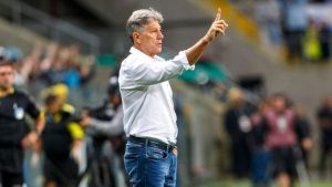Read more about the article Renato expõe pacotão de reforços para o Grêmio e cobra próximo presidente