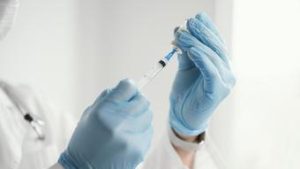 Read more about the article Vacina dura a vida toda? Confira as principais dúvidas sobre os imunizantes