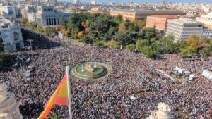 Read more about the article Protesto ‘pelo sistema de saúde’ reúne 200 mil em Madri